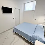 Al 211 בית הארחה 4*