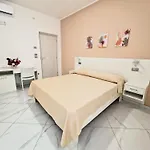 Al 211 בית הארחה 4*